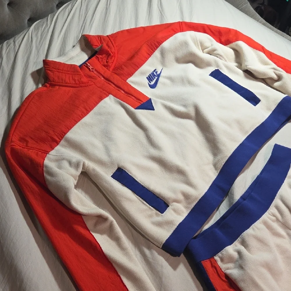 Nike Tracksuit Set - Picture 4 of 12